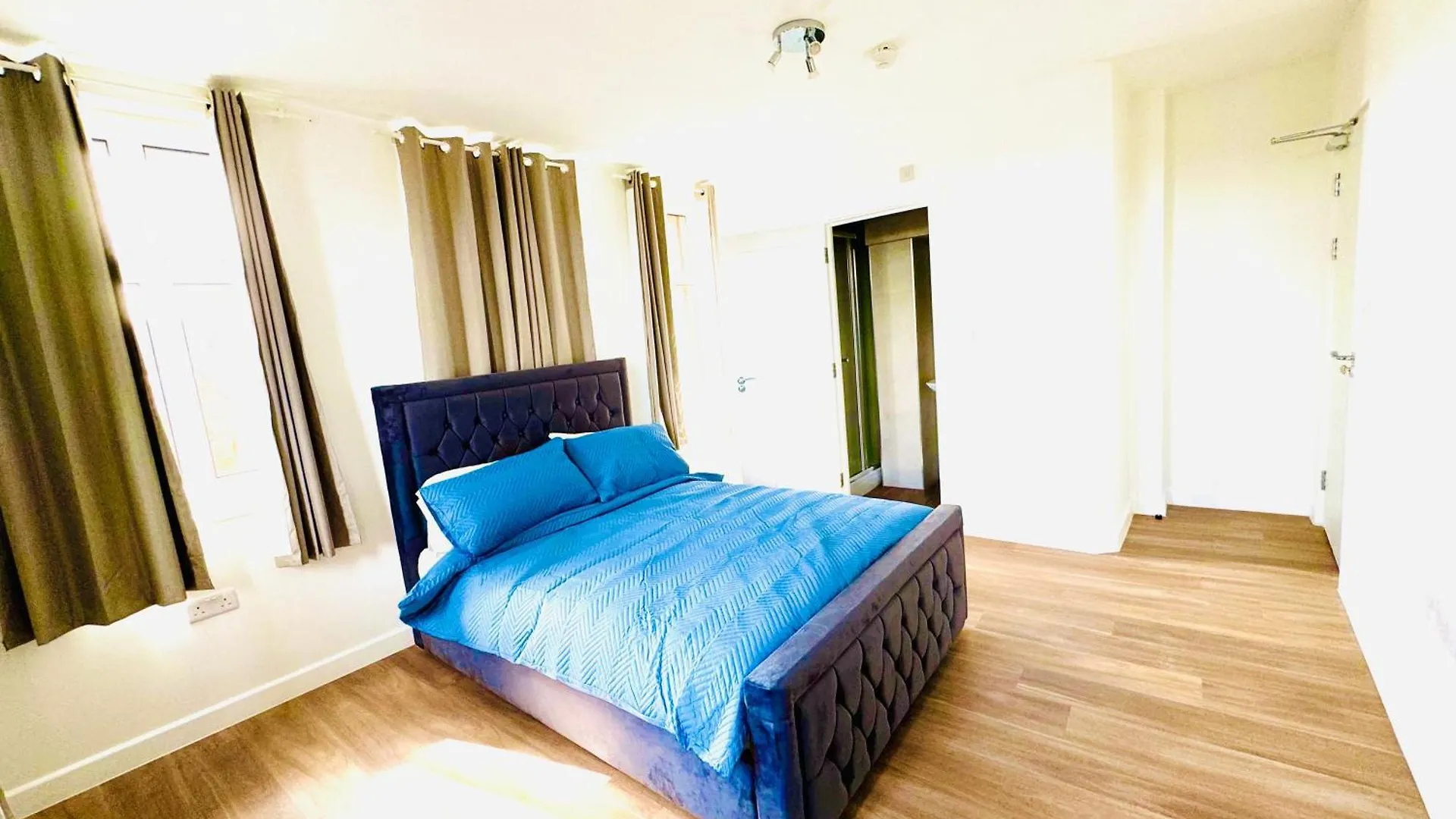 ホームステイ Mika Accommodation ロンドン